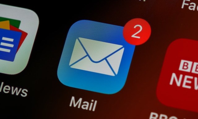 Delete all emails from a folder in iOS Mail