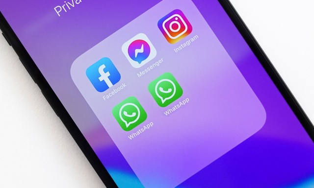 How to use multiple WhatsApp accounts on iPhone