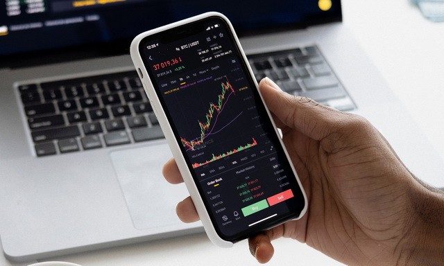 Best investing apps for iPhone