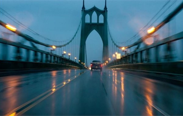 Rain in the City Windows 10 Theme - image 3