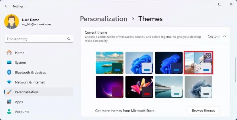 Themes settings enable Windows Spotlight